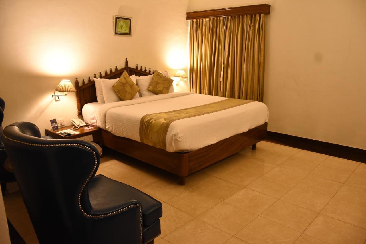 Poppys Vista Hotel Thirumurugan Poondi Exterior foto