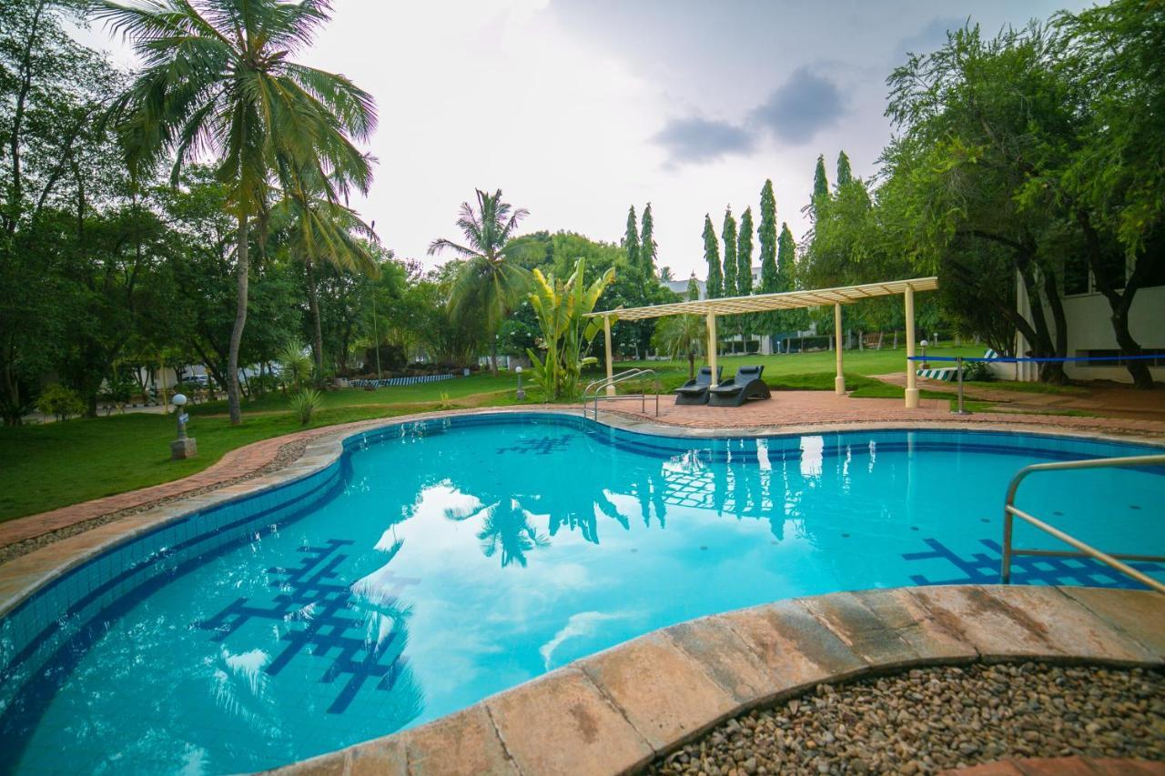 Poppys Vista Hotel Thirumurugan Poondi Exterior foto