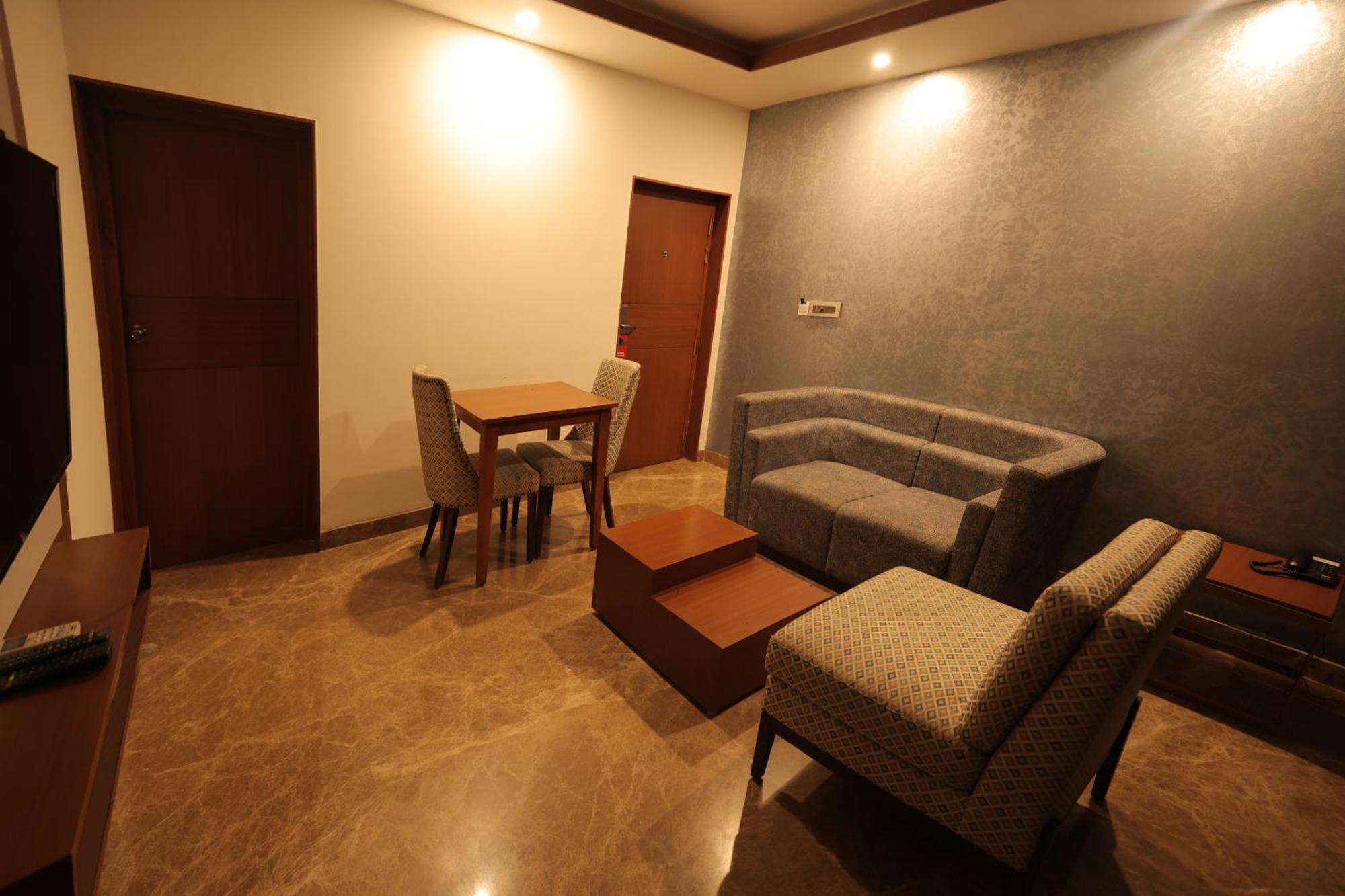 Poppys Vista Hotel Thirumurugan Poondi Exterior foto