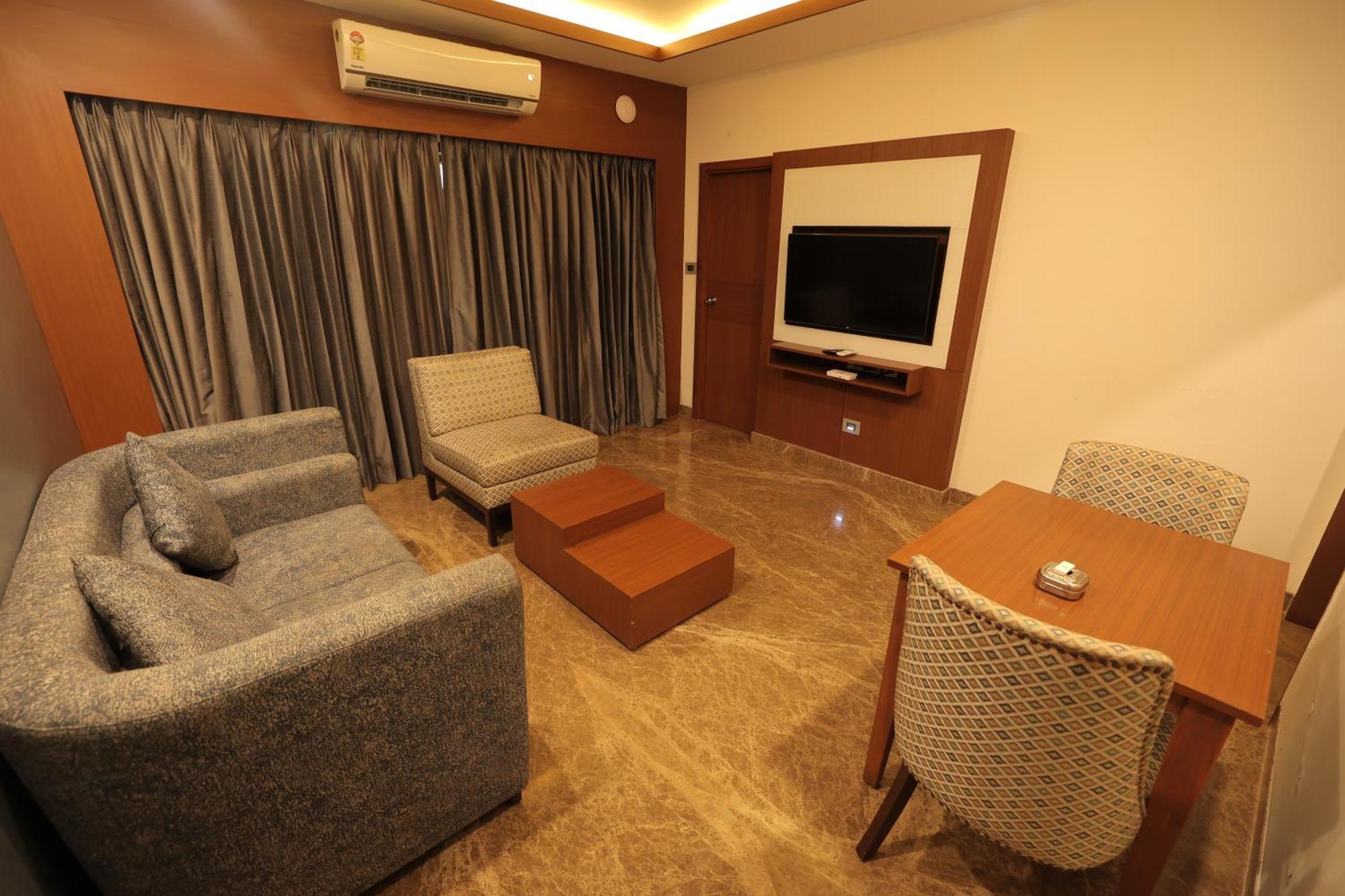 Poppys Vista Hotel Thirumurugan Poondi Exterior foto